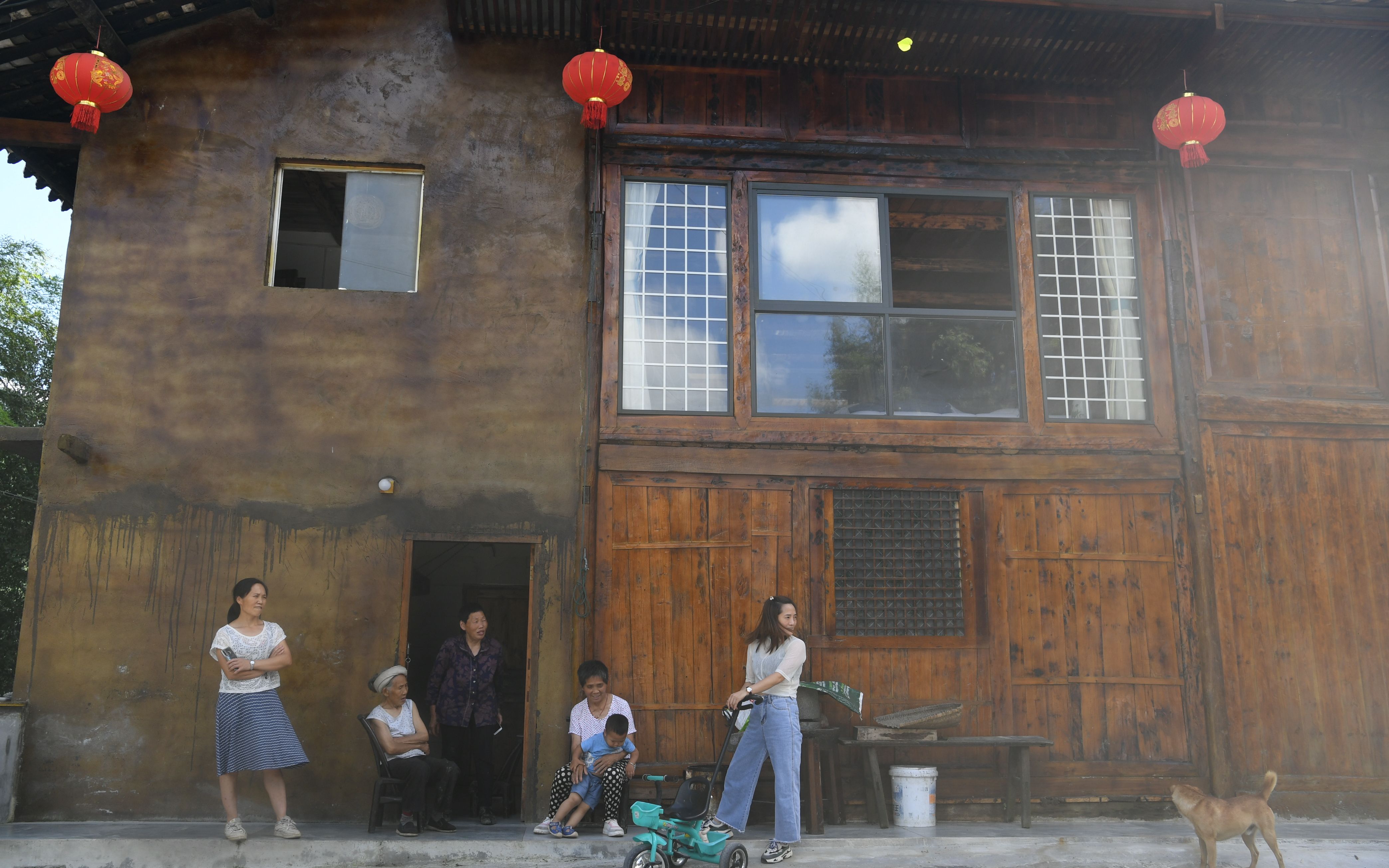 土家村寨枫香河：木楼重生追回落后的三十年
