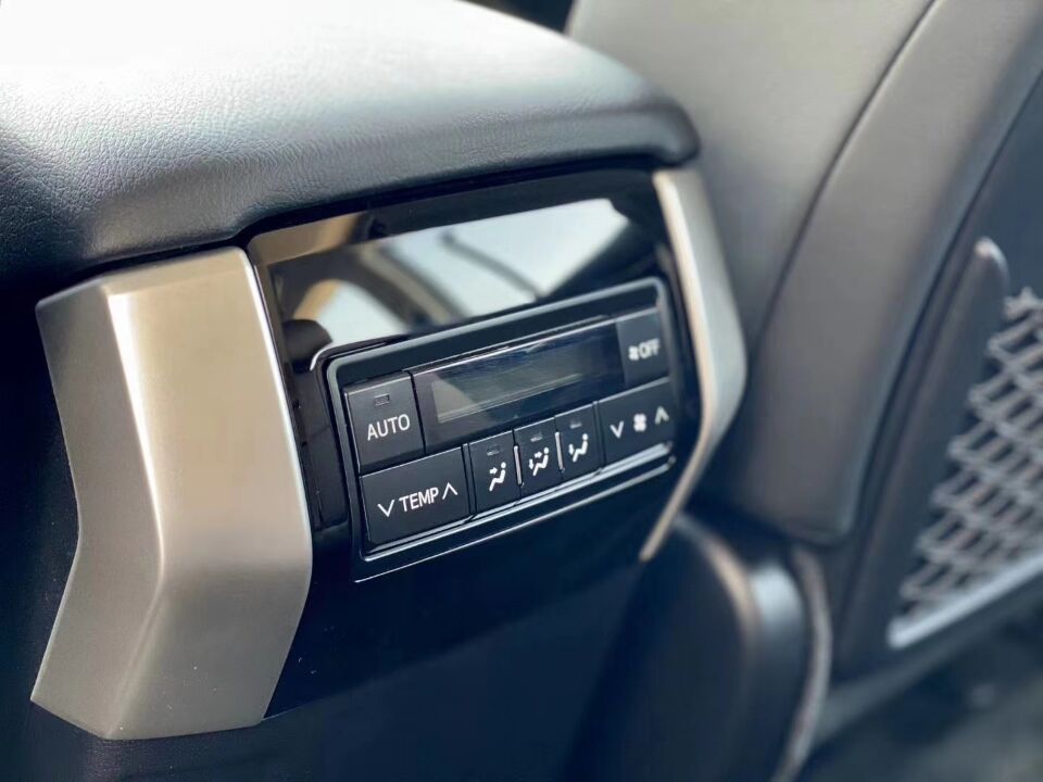 全新丰田普拉多正式发布几款配置,丰田普拉多2.4t何时上市