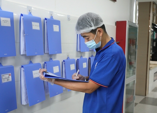 济南济钢高级中学兴隆校区食堂,济南济钢高级中学的食堂