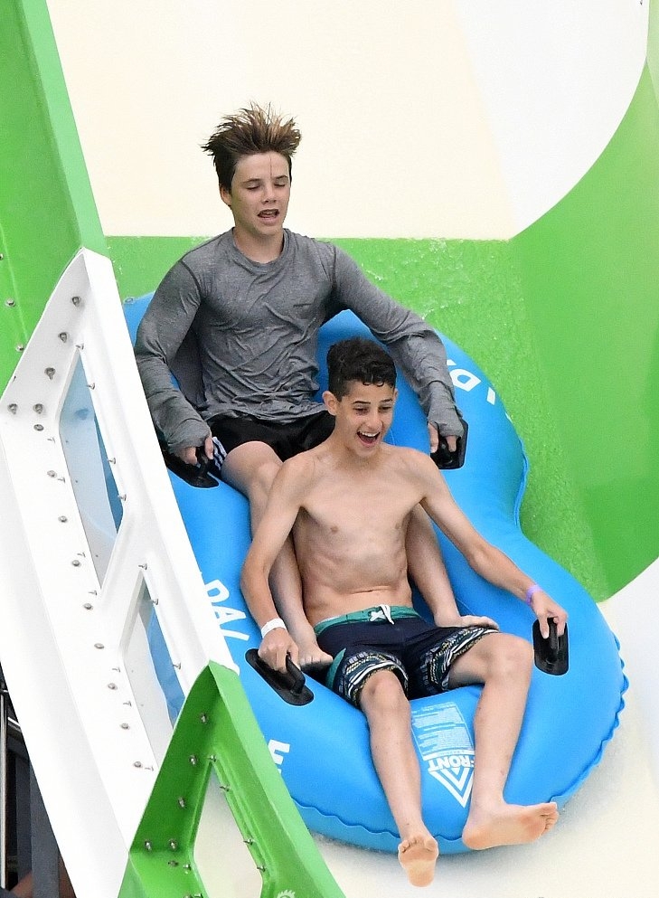 贝克汉姆小七度假,贝克汉姆小七旅行