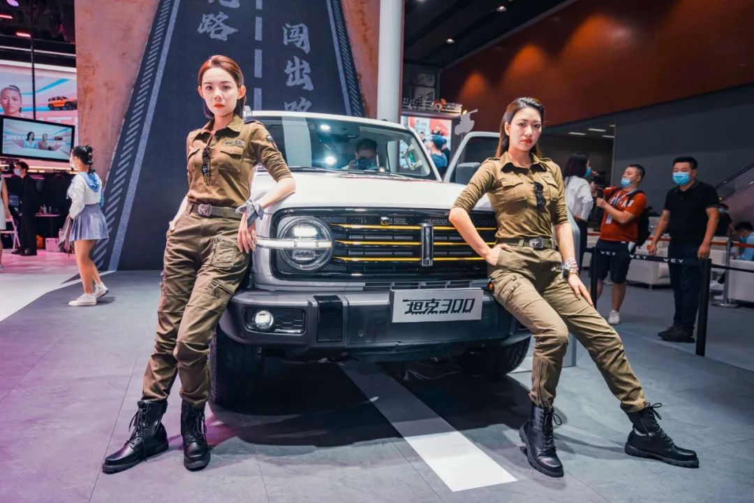 奥迪a3和坦克300怎么选,奥迪a3女神款