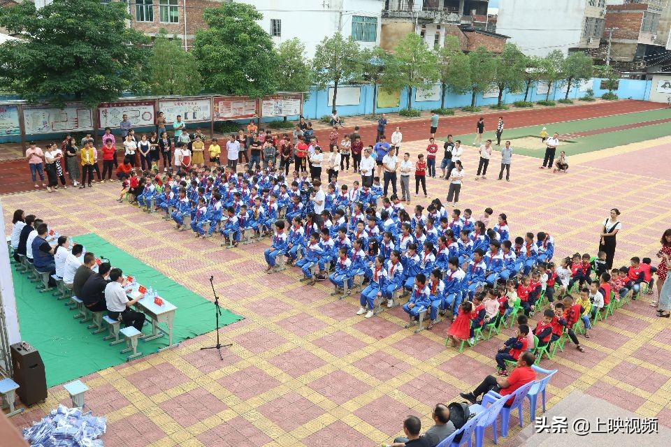 教育扶贫公益行动,教育扶贫公益携手并进