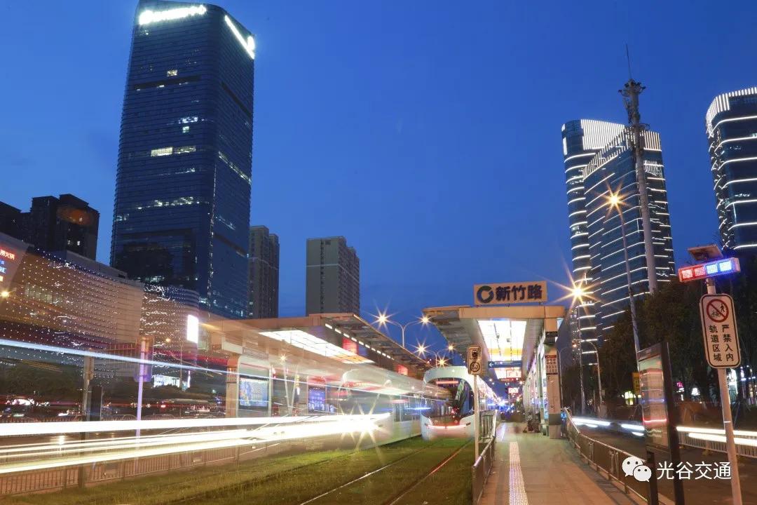 国庆节期间，诚邀全国游客，免费乘“量子号”畅游美丽光谷