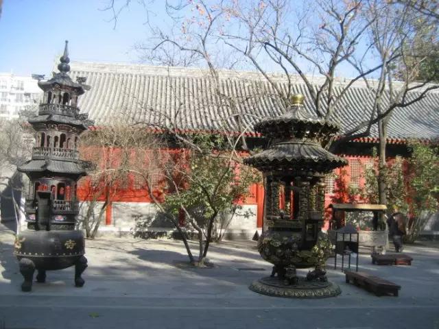 北京有什么寺庙可以烧香拜佛,祈福最好的寺庙北京