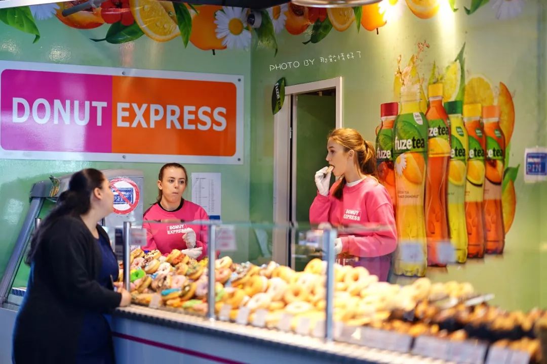 鹿特丹大厦侧面视角,鹿特丹奇异建筑