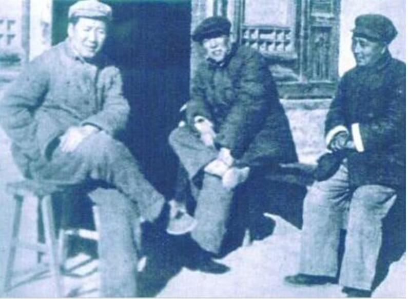 1948年毛主席遭精准轰炸，九死一生，一封电报让内鬼浮出水面