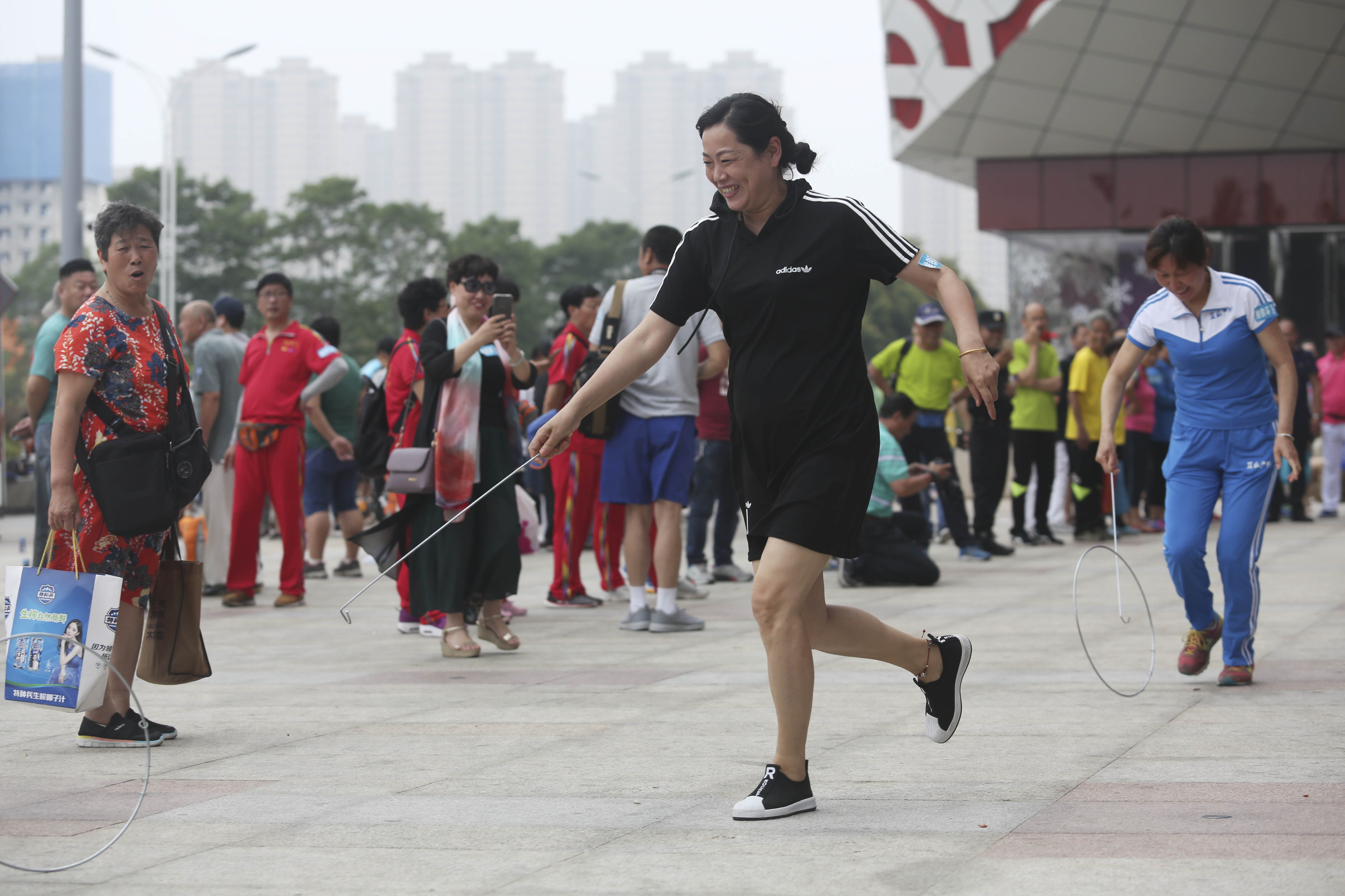 寰愬窞浼犵粺浣撹偛姣旇禌,寰愬窞浼犵粺浣撹偛姣旇禌瑙嗛