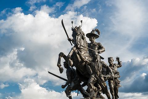 世系图说历史：泰国800年王朝更迭史，华人郑信备受泰国敬仰