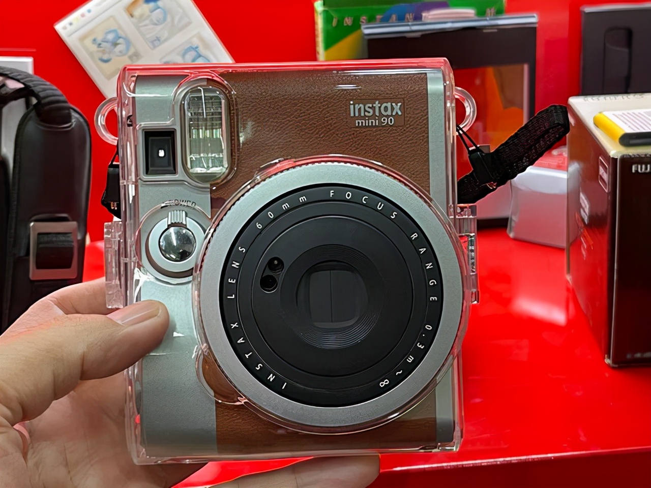 逛沈阳二手相机店：尼康没人要，大炮被放弃，宝丽莱却有很多人找