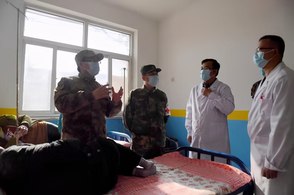 军医缅怀白求恩用心用情给老区送健康