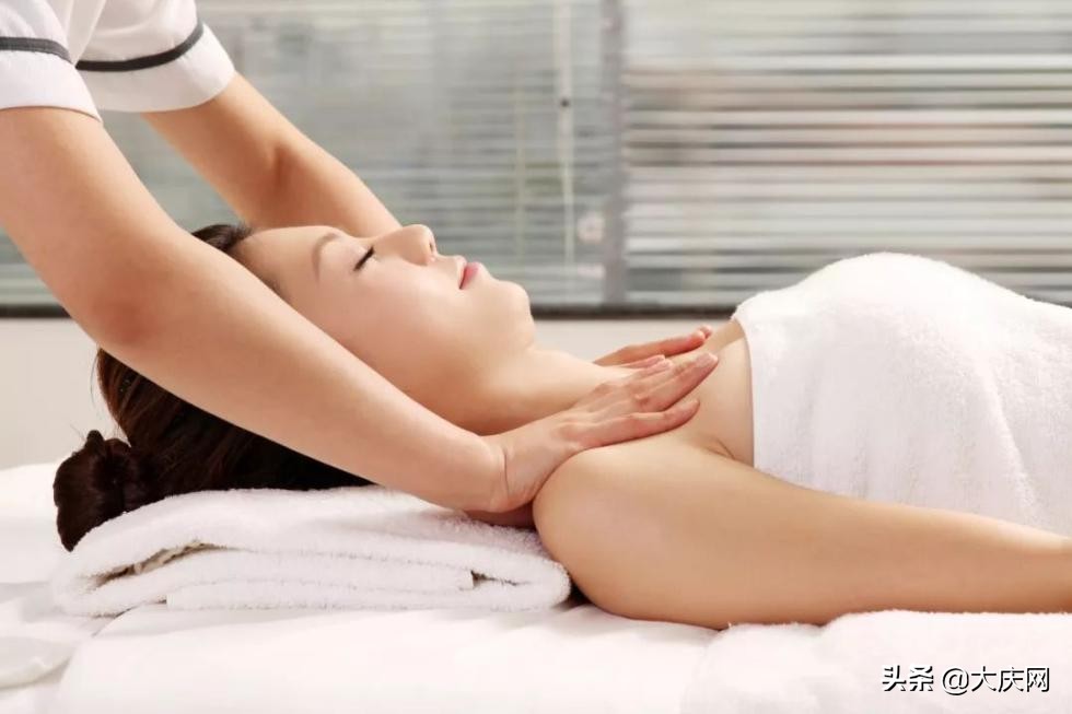 乳房有良性肿瘤能乳房按摩吗,哺乳期乳腺有肿块怎么按摩疏通