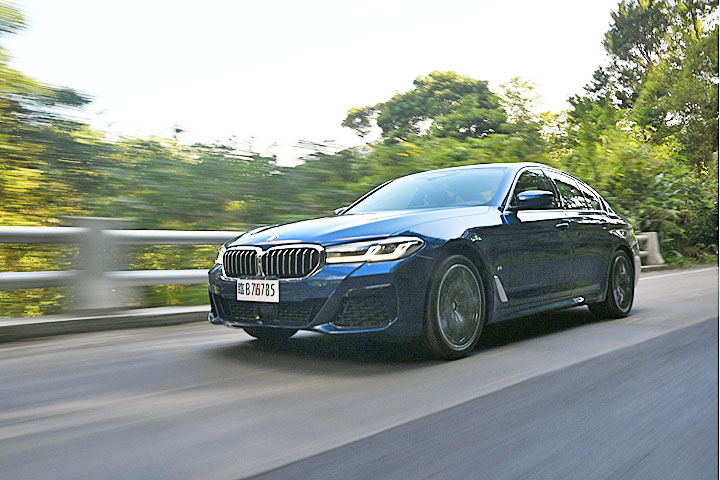 宝马五系530标轴和长轴区别,宝马530i和奔驰e300标轴