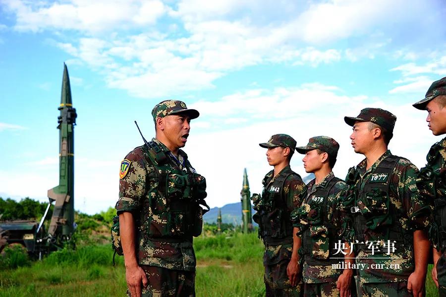 以无名铸威名，长剑问天背后的英雄……
