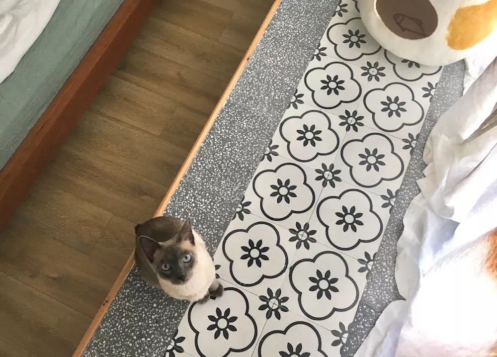 用水泥砌橱柜,用粘土做迷你橱柜