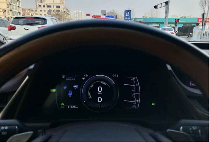 雷克萨斯es300h对比奔驰e,雷克萨斯es300h和奔驰e级