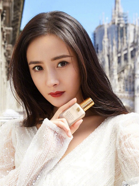 油性皮肤怎么用粉底液不脱妆,油性皮肤用什么粉底液持久不脱妆