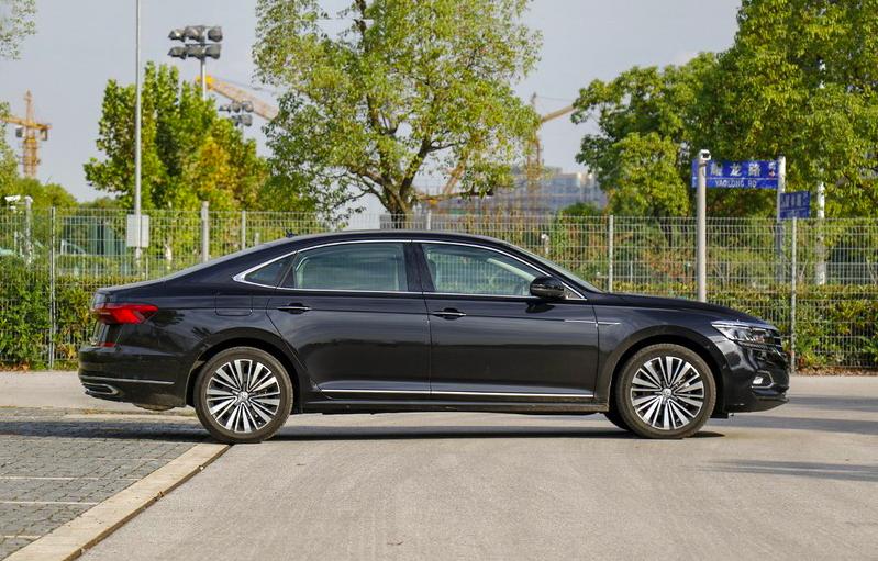 帕萨特全新插电混动版,新款帕萨特插电混动版