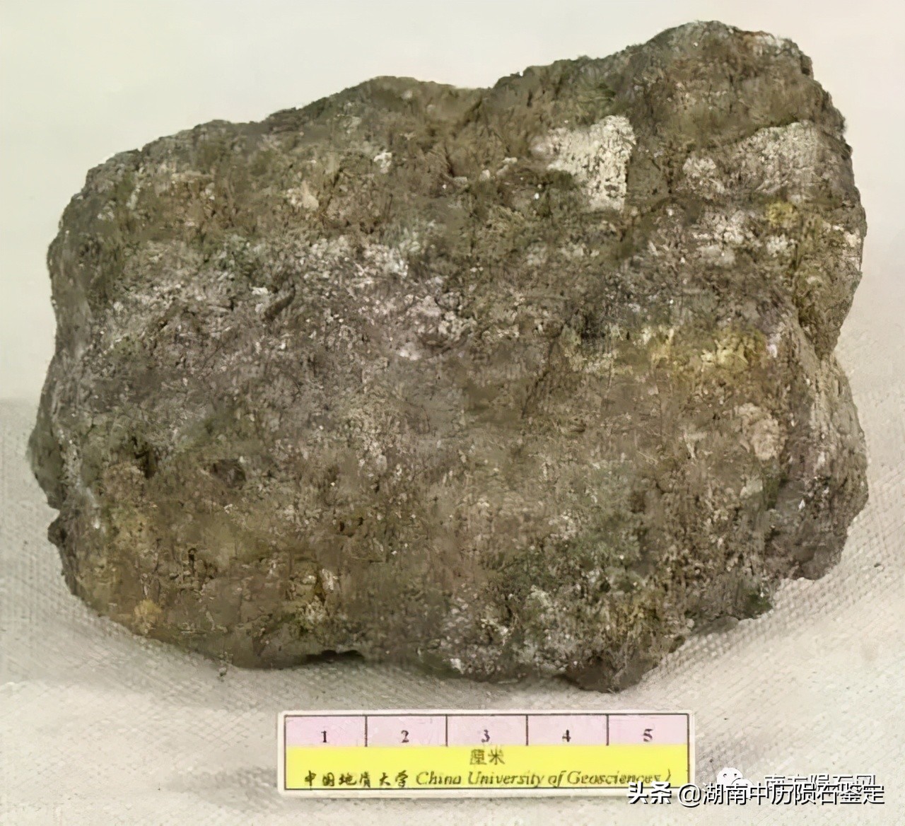 月球陨石与地球矿石的区别,月球陨石和矿石有什么区别