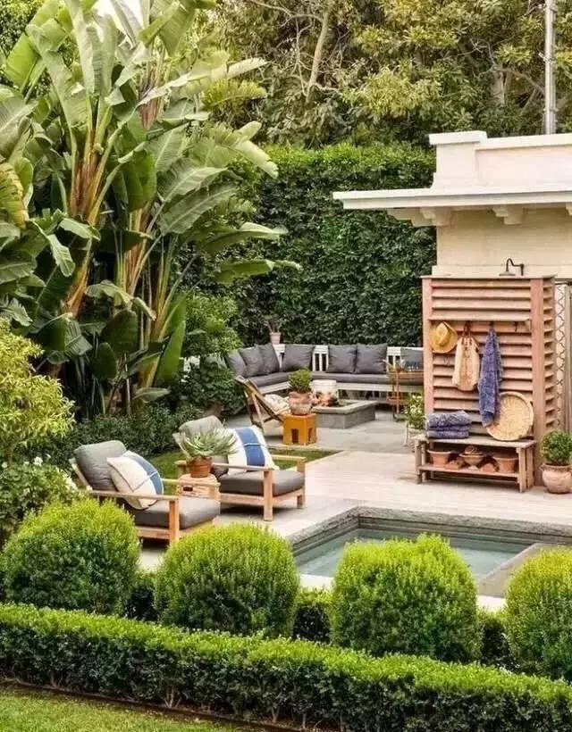 早晨深化设计研究院--住别墅的有钱人，都是如何规划自己院子的？