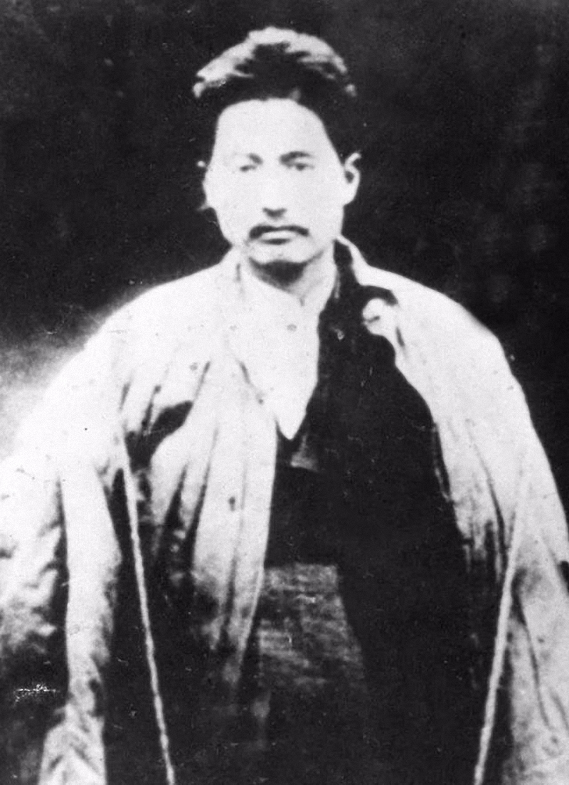 鲁迅都为*共中**作出过哪些贡献，被陈赓称为“特殊的情报员”？