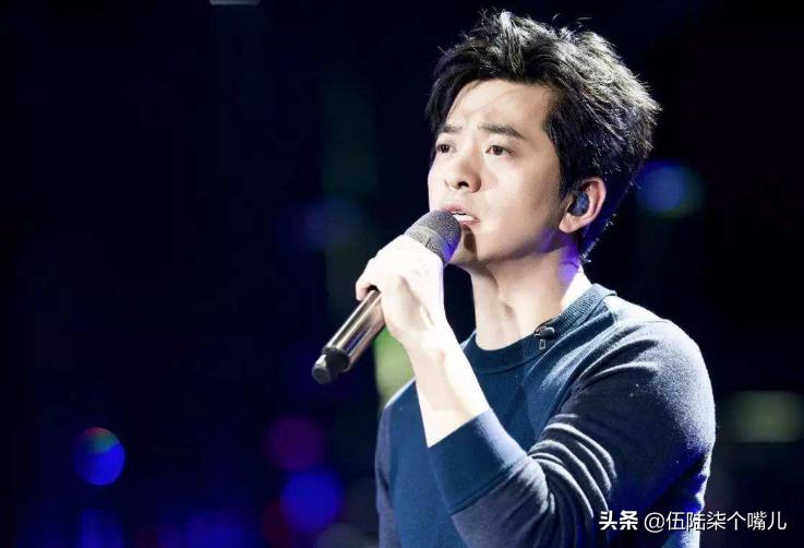 他以文艺特招生考入清华，用歌声打动无数少女，46岁成健身达人