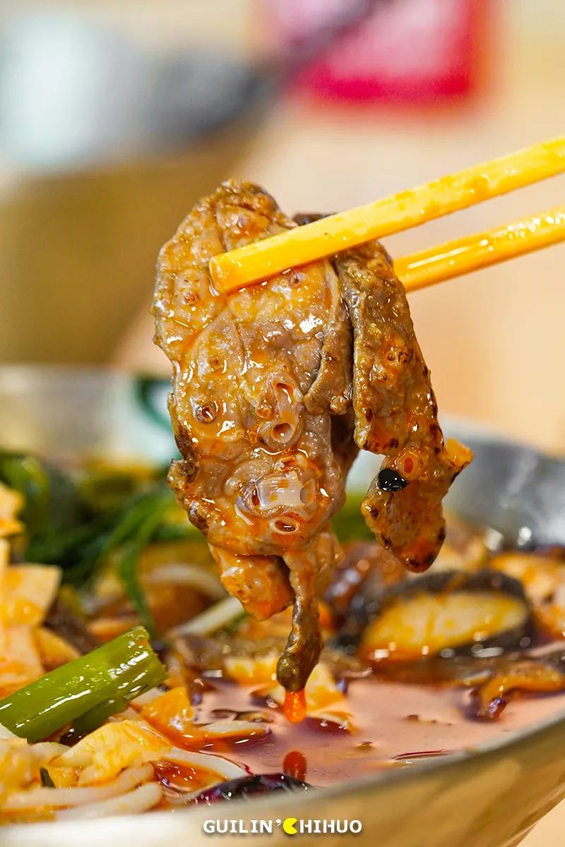 螺蛳粉好吃的秘密就是这碗高汤,煮螺蛳粉的汤第一遍为什么要倒掉