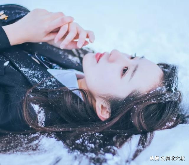 异性之间的女人对你说的话,异性相处中女人对你动心的表现