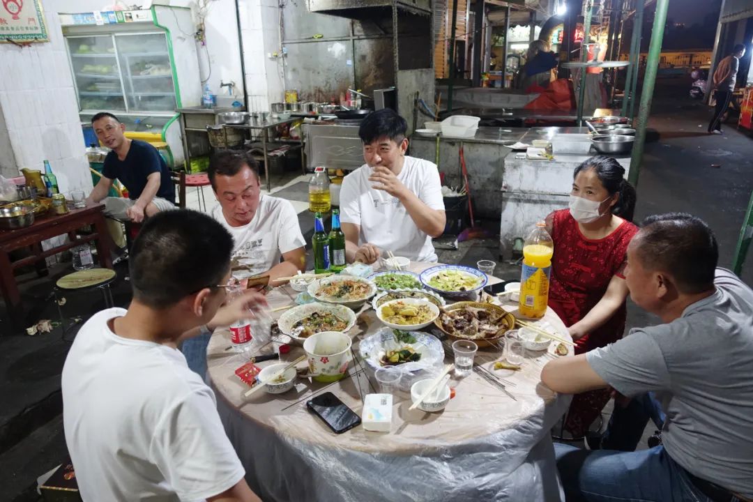 阜阳路边摊,安徽阜阳冬天路边摊