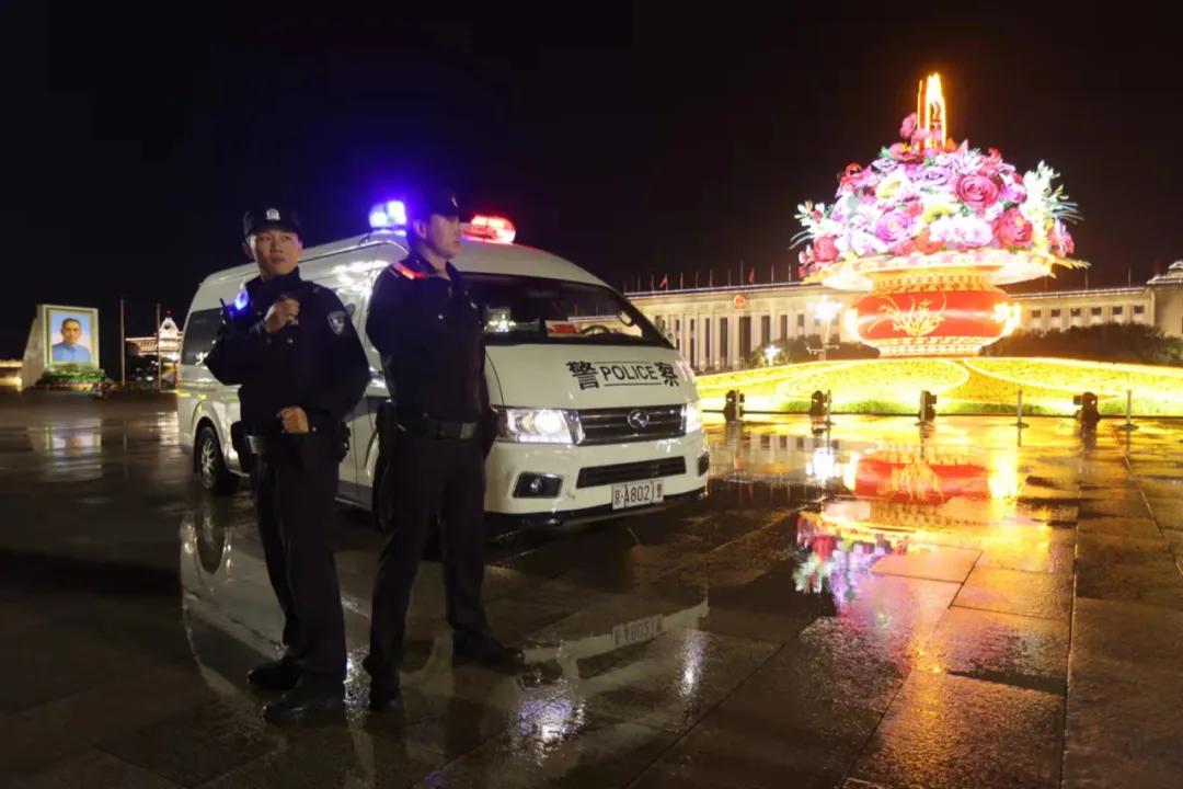 这里有许多故事的英文,纪念我们的每一个故事