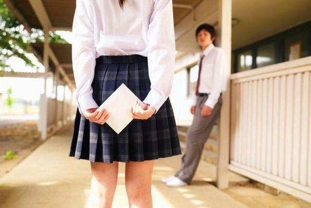 发现女儿早恋的正确引导方法初中,初中发现女儿早恋的正确引导方法