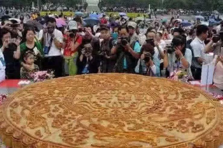 吉尼斯世界之最：因偷尝*果禁**，成为世界最年轻爸爸，走上人生巅峰