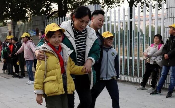 普通妈妈跟优秀妈妈的区别,漂亮妈妈和朴素妈妈家庭区别