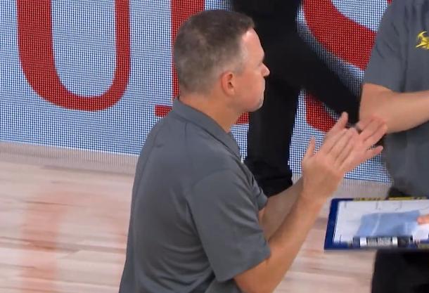 比利拉德更疯狂！开拓者小将4战轰22记三分，对手主帅都为他鼓掌