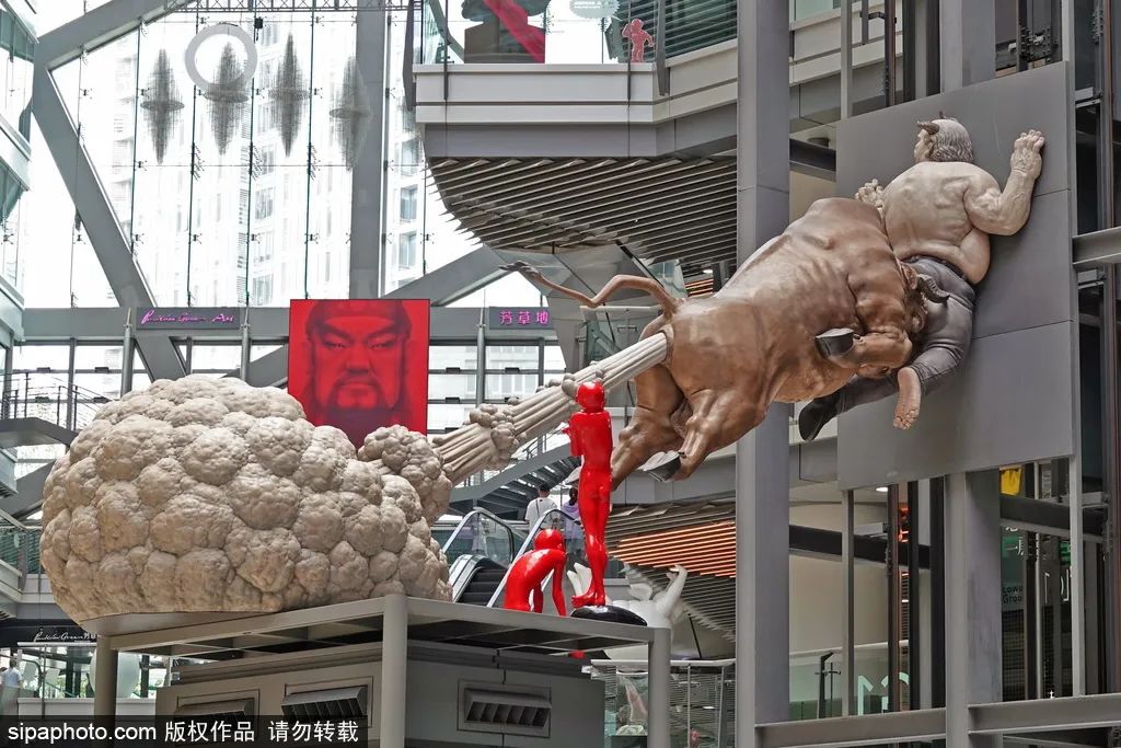 一个地铁站三条线,地铁边的吃喝玩乐