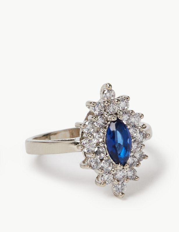 凯特王妃钻石戒指,凯特王妃结婚戒指价格