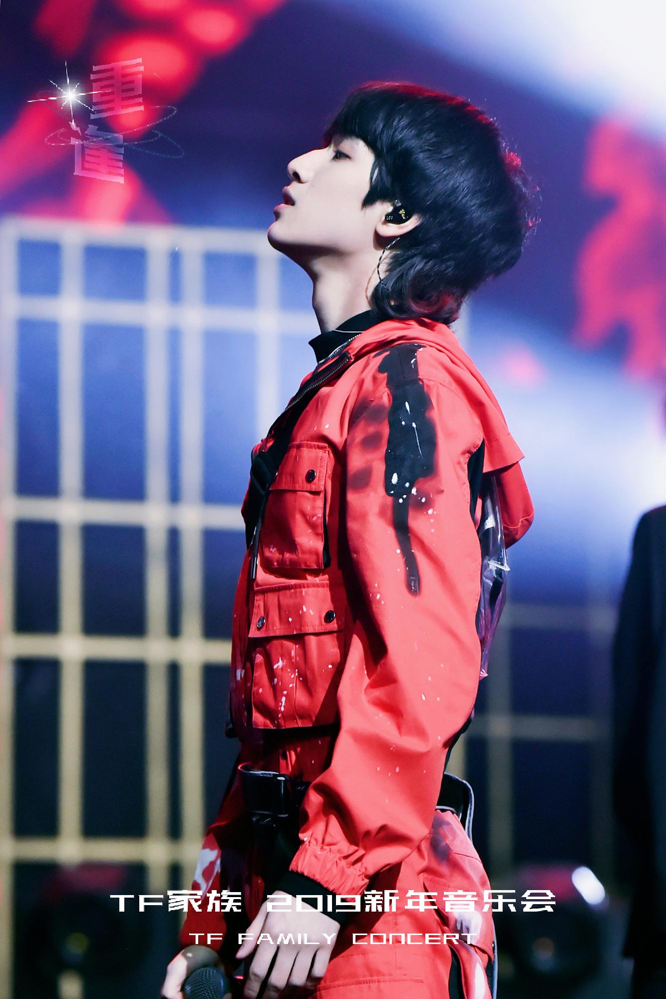 时代峰峻新年音乐会重逢姚景元,时代峰峻三代和二代重逢音乐会