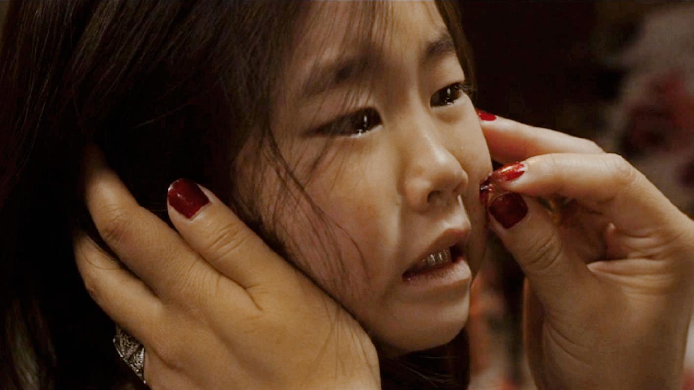 一上映就夺得韩国电影票房冠军，赶超《阿凡达》的纪录，不容错过