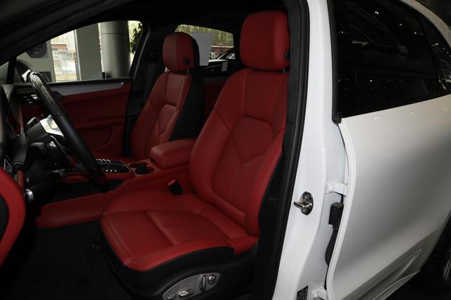 保时捷macan用的马牌轮胎花纹,macan18寸轮胎马牌可以吗