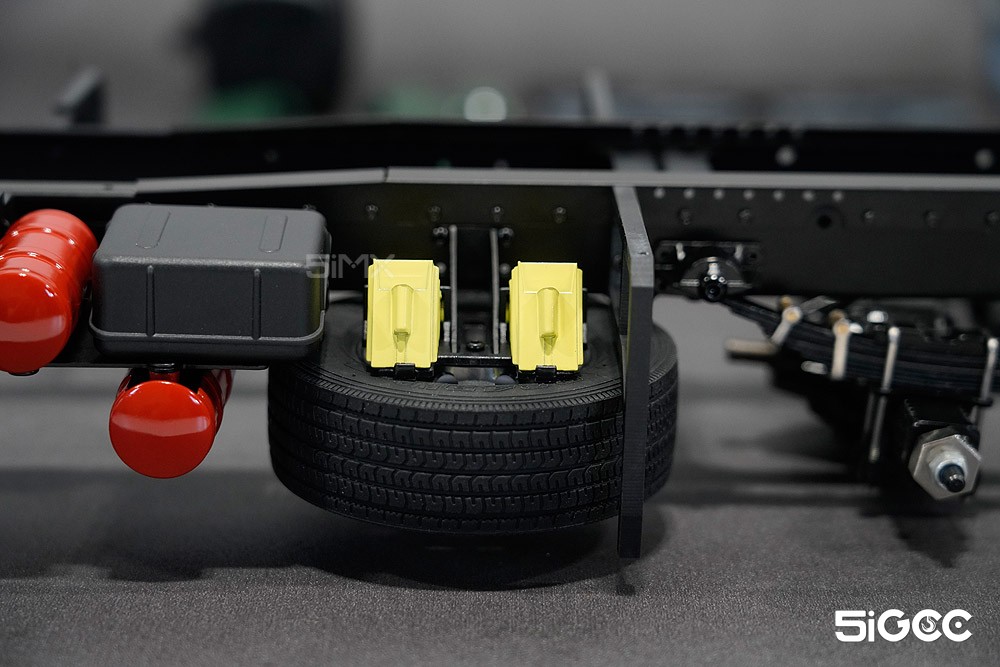 组装f2000拖头,组装f2000卡车模型