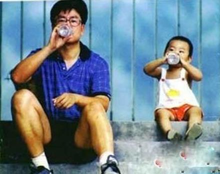 白岩松早期采访视频,白岩松25岁生活视频