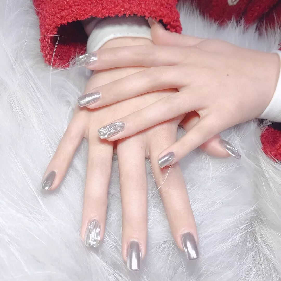 美甲什么颜色显得花哨好看,40款干净不花哨的美甲谁做都好看