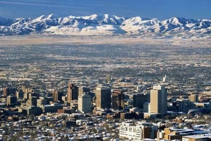 詹皇9年没在盐湖城赢球，魔鬼主场多恐怖？中国一主场海拔3658米