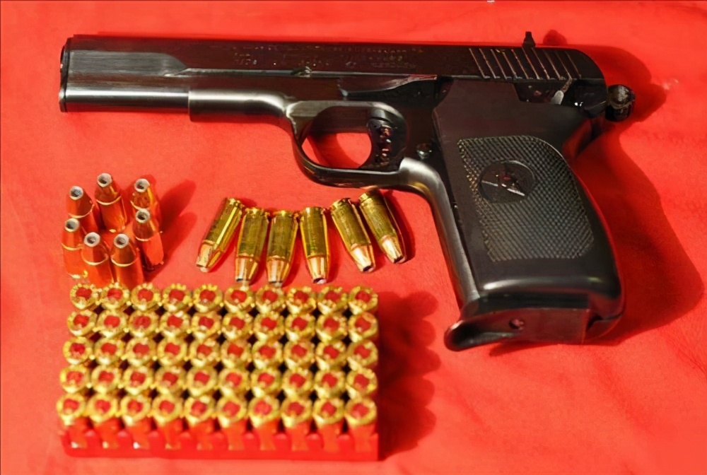 从51式到84式，新中国独立研制*用军**手枪的艰辛历程