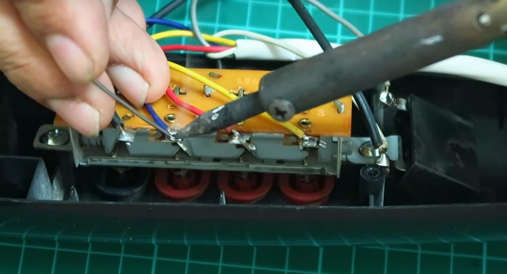 家用电风扇常见故障维修方法,立式电风扇怎么拆下来就坏了