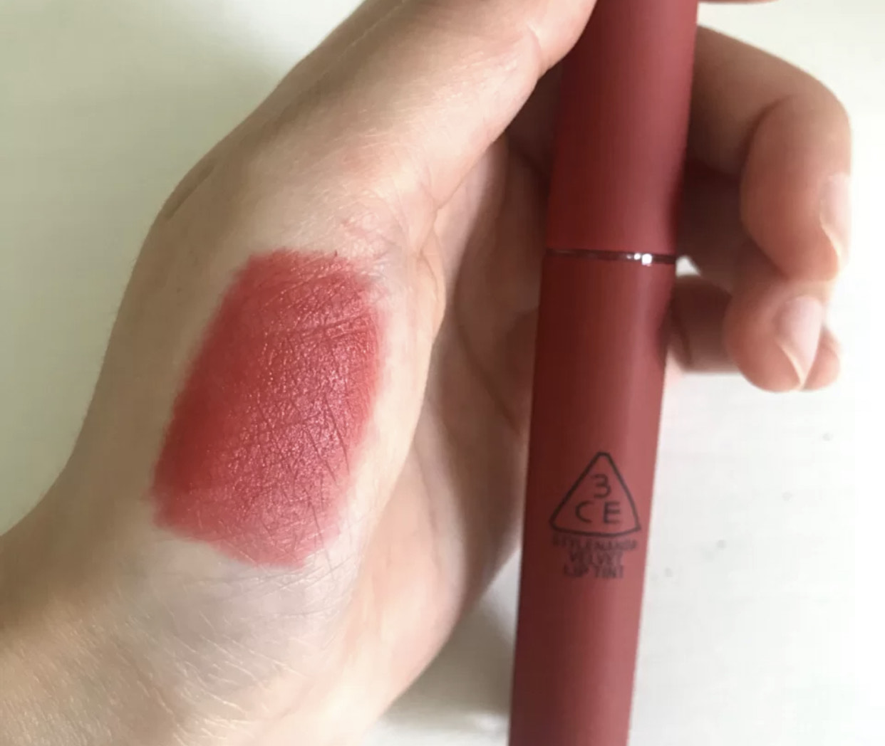 今年秋冬最显白的口红种草必备,适合黄黑皮秋冬大牌口红推荐高级