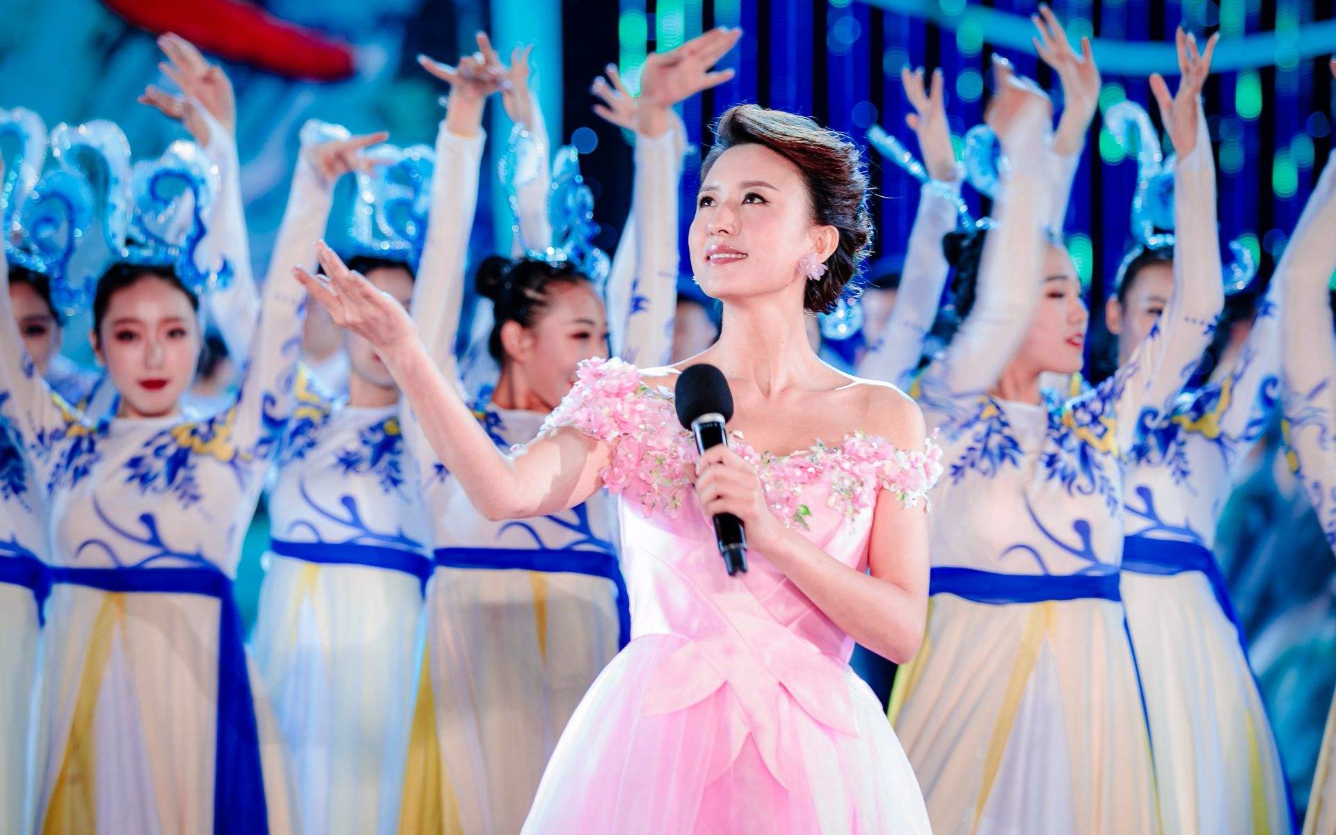 央视主持人进决赛李思思张蕾,李思思和张蕾为啥不主持节目