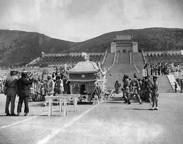 100年南京大桥绘画,南京红色100年