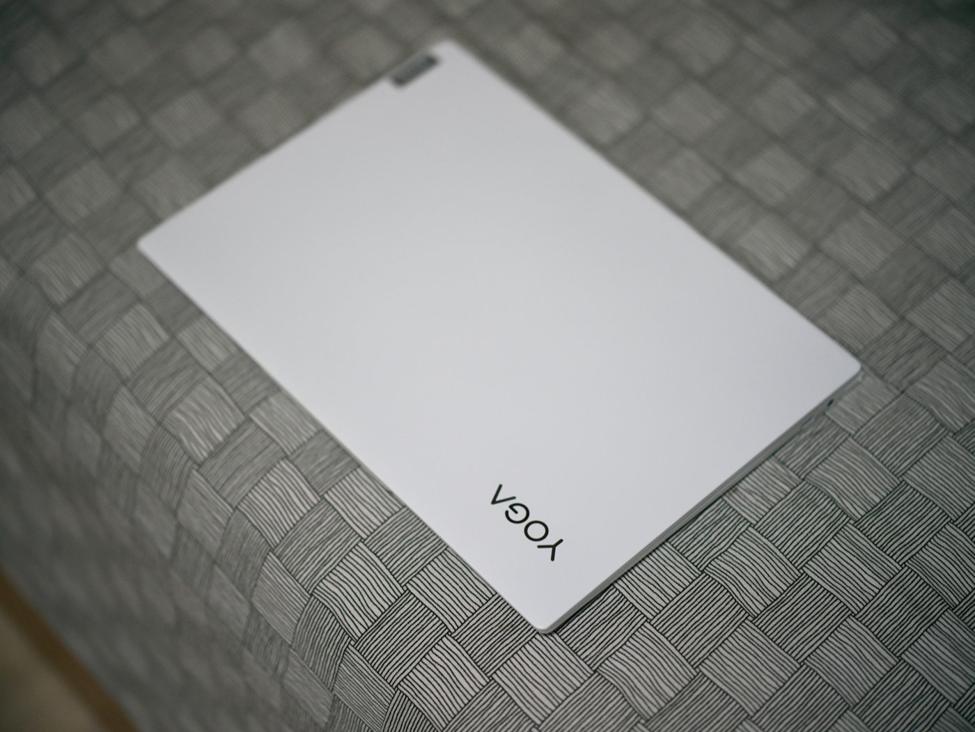 联想yogapro13s碳纤维限量版,联想yoga13s和小新pro14哪个好