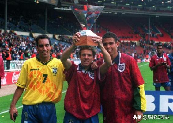 小罗和大罗交换球衣,小罗穿80号球衣