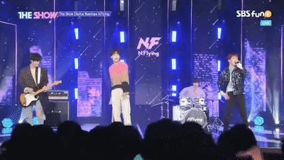 追星女孩们的新墙头，出道史堪比青春励志电影